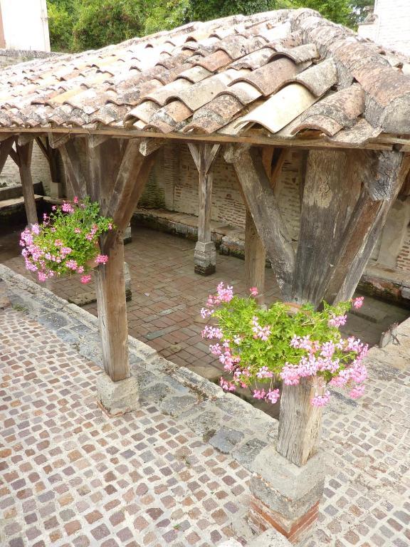 Le Dormeur Du Val Bed & Breakfast Le Mas-d'Agenais Luaran gambar